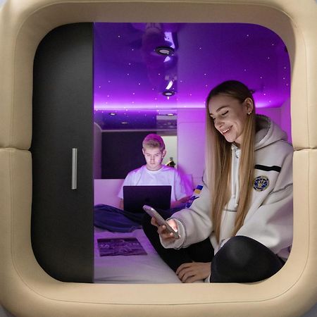 Capsule Hotel Constellation 91 利沃夫 外观 照片