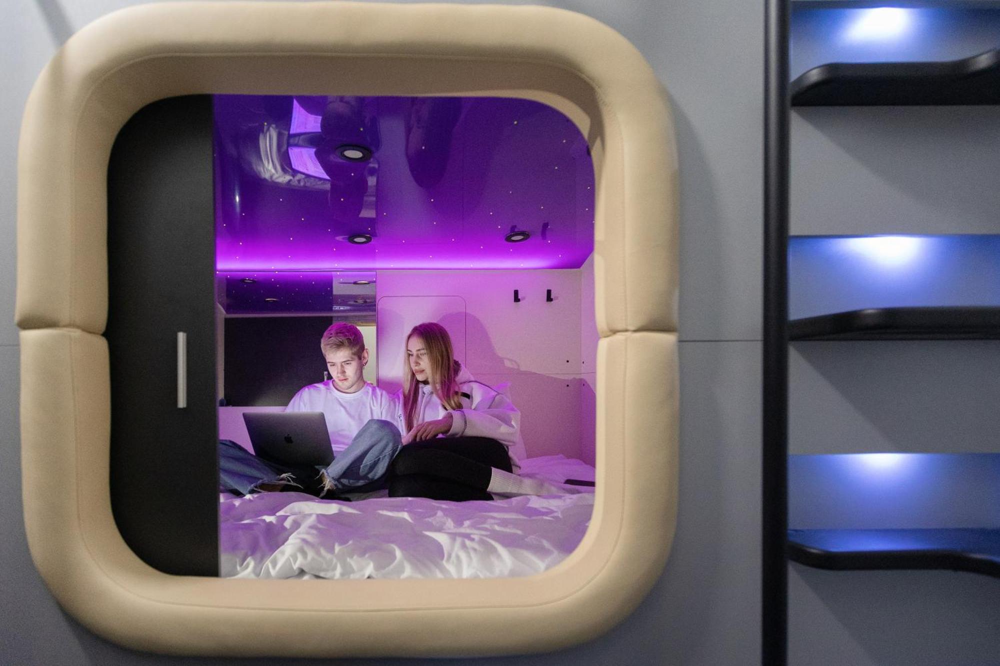 Capsule Hotel Constellation 91 利沃夫 外观 照片