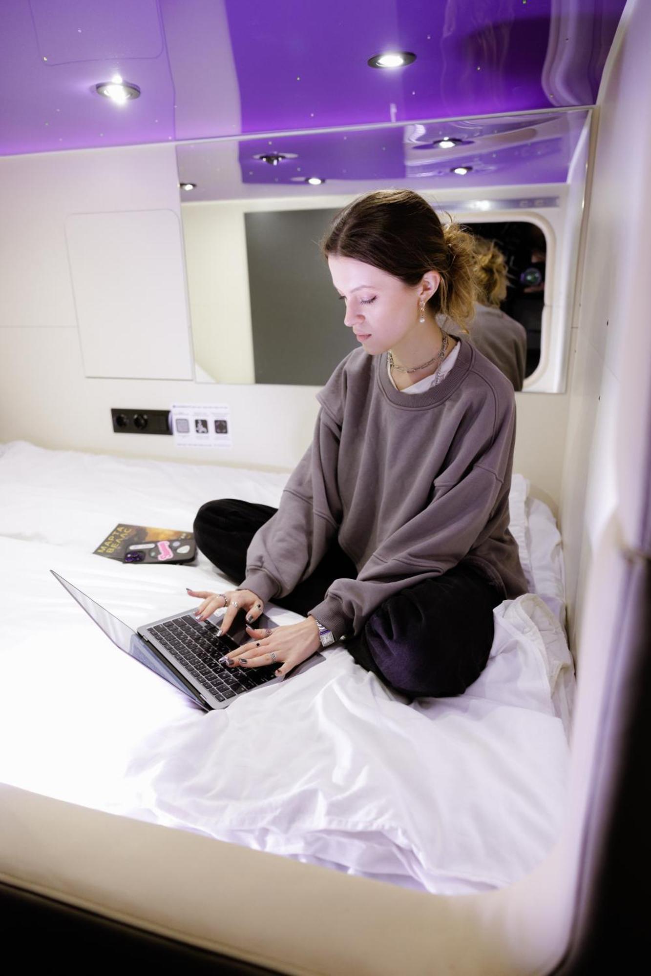 Capsule Hotel Constellation 91 利沃夫 外观 照片