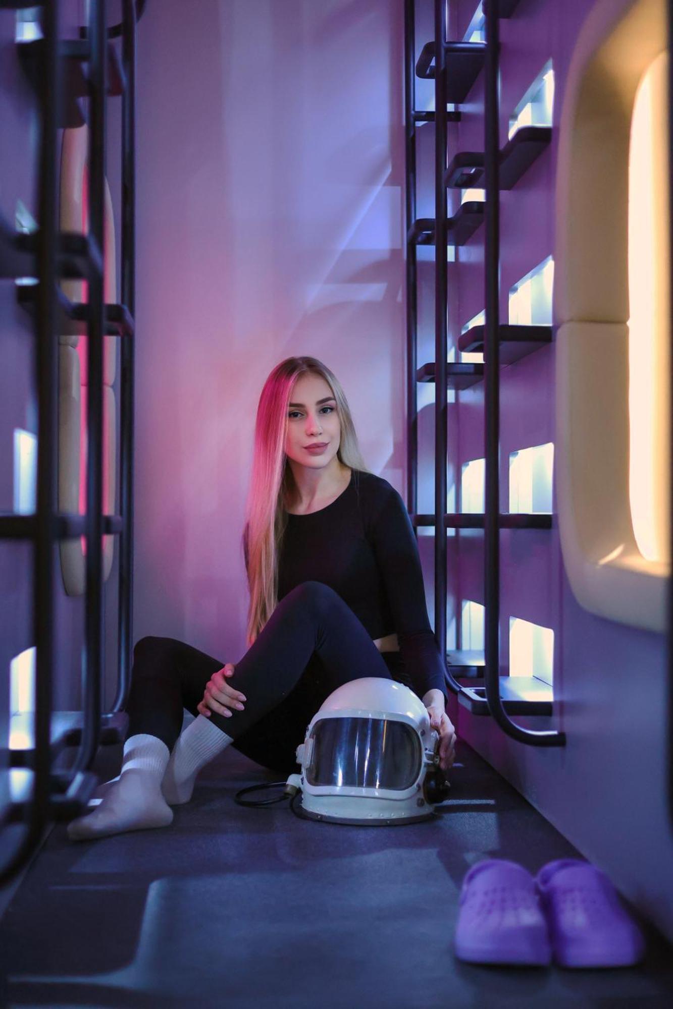 Capsule Hotel Constellation 91 利沃夫 外观 照片